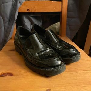 Vagabond Patent Leather Lug Sole Loafer Sz 39